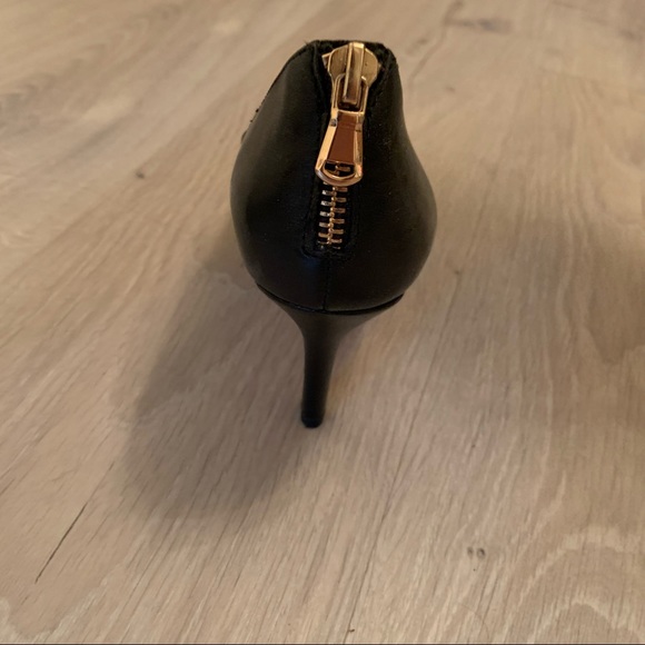 Aldo black leather heels with gold zipper detail - Picture 2 of 5